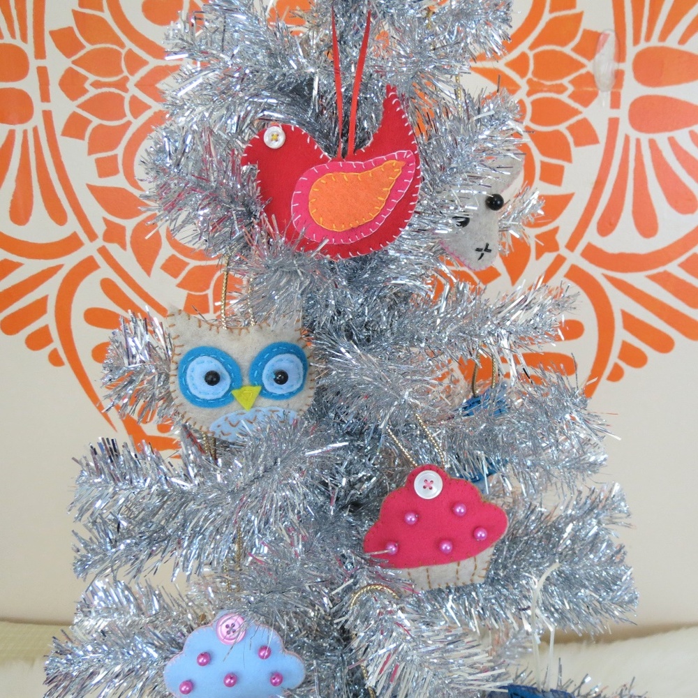 Handmade Plush Felt Ornaments! - Picture 2 of 3